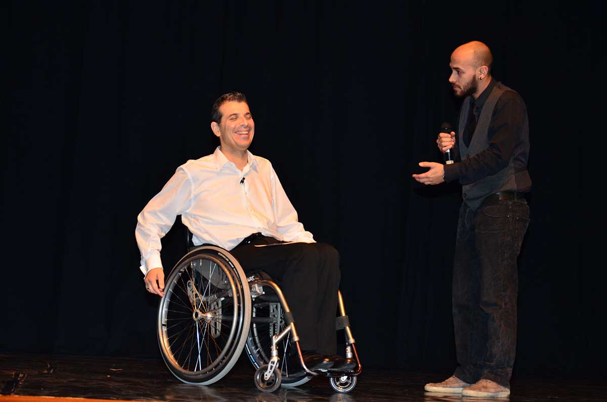 Eκδήλωση ΠΕΡΑ ΑΠΟ ΣΥΝΟΡΑ